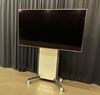Bild på LED TV 85 tum, höj- och sänkbart stativ
